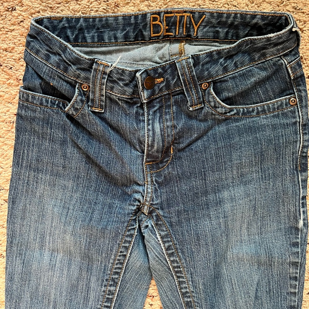 Betty Kimes 0/36
